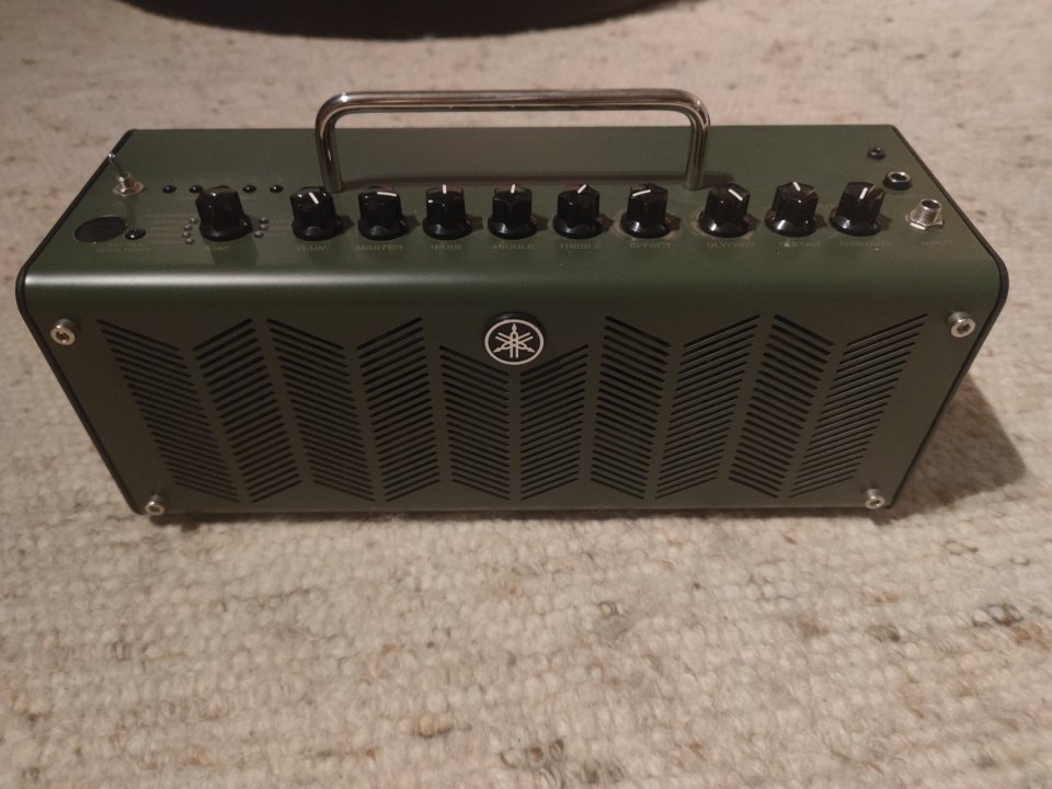 Amplificador Yamaha THR10X + Maleta Original de segunda mano · Foto 3 de 8 · Madrid · 190 €