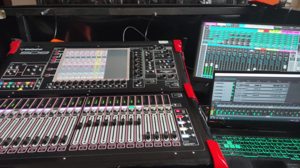 DIGICO SD9 Core 2 con Tarjeta Waves y  D2-Rack 48/24
