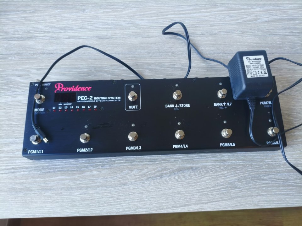 [VENTA] Providence PEC-2 Routing System + Fuente Original 9VAC (Japón) de segunda mano · Foto 1 de 5 · Pontevedra · 400 €