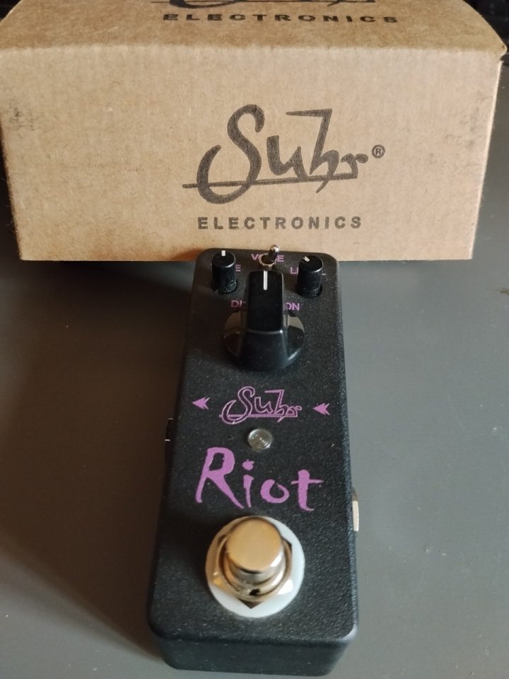 Suhr Riot Mini Black Limited Edition de segunda mano · Foto 2 de 5 · Madrid · 99 €