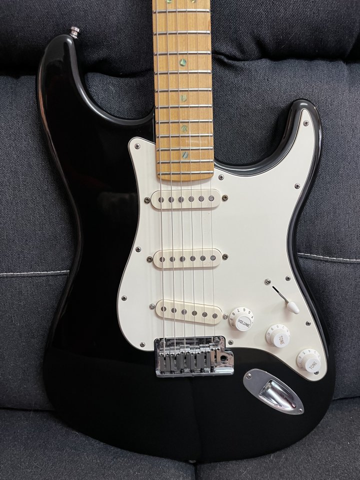 Fender Stratocaster Deluxe 50th Montego Black