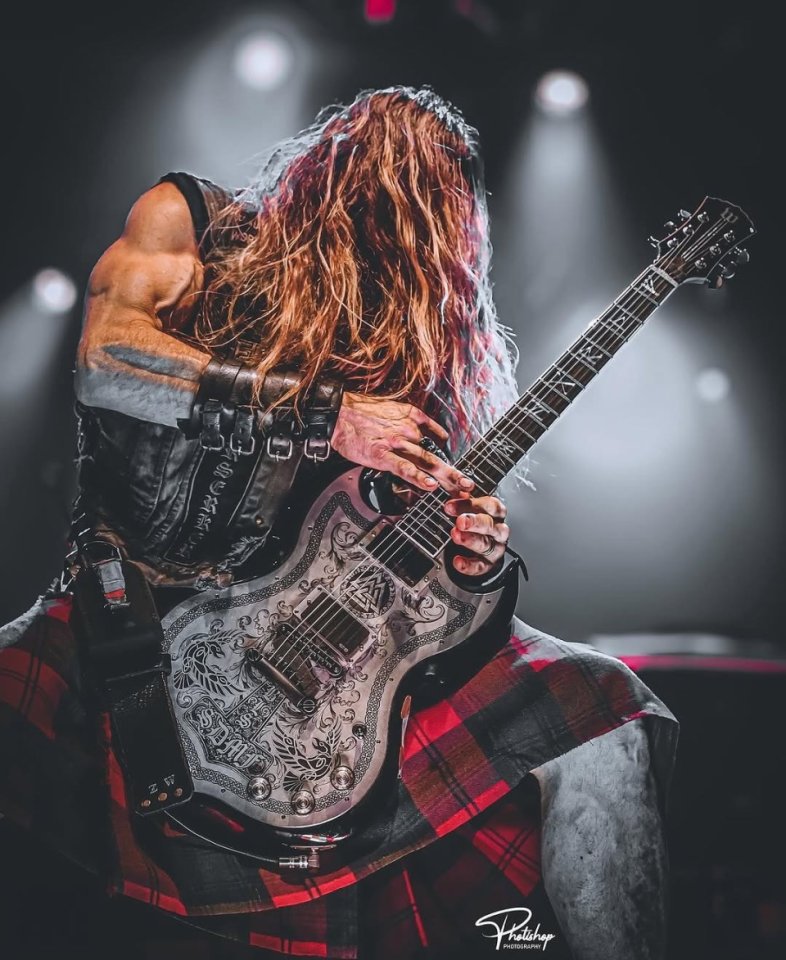 Wylde Audio IronWorks Barbarian + Estuche Oficial de segunda mano · Foto 9 de 9 · Tarragona · 2500 €