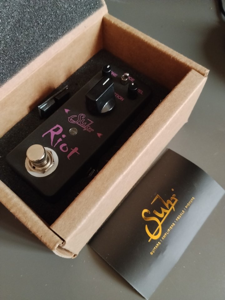 Suhr Riot Mini Black Limited Edition de segunda mano · Foto 1 de 5 · Madrid · 99 €
