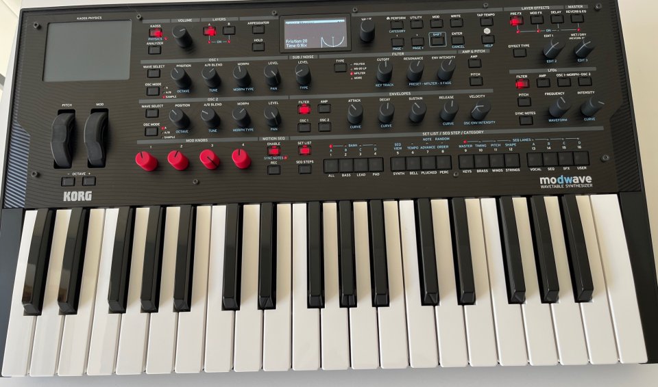Korg Modwave MK 1 de segunda mano · Foto 1 de 8 · A Coruña · 330 €