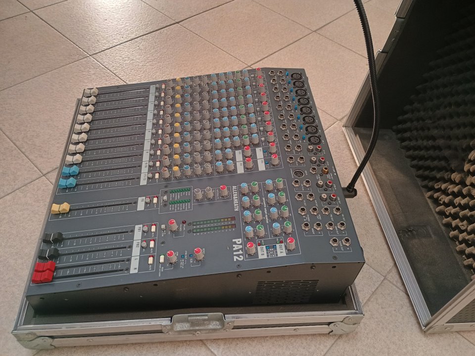 mesa allen&heath PA 12