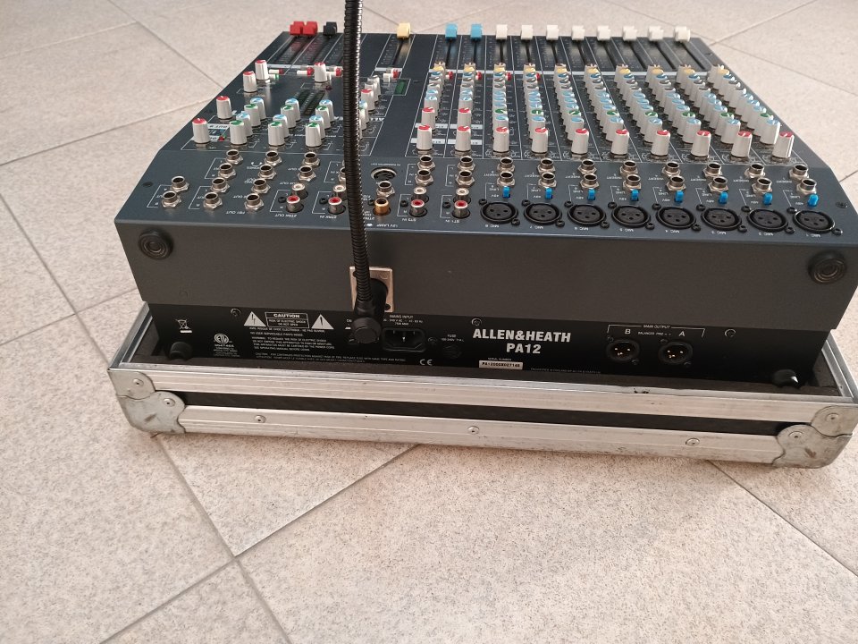 mesa allen&heath PA 12