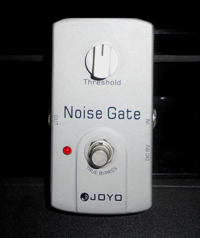 Pedal guitarra JOYO Noise Gate + Fuente alimentación. de segunda mano · Foto 3 de 7 · Barcelona · 30 €