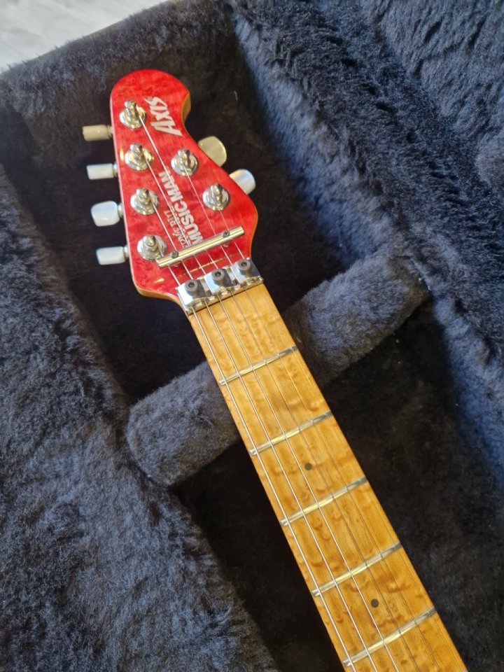 Musicman Axis 97 de las primeras. de segunda mano · Foto 1 de 7 · Navarra · 1999 €