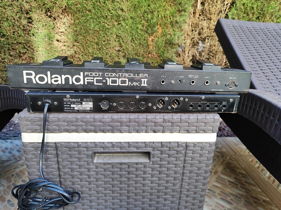 Roland Gp-16 + Foot Controller Roland FC-100MKII de segunda mano · Foto 3 de 4 · Málaga · 120 €