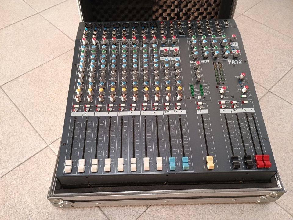 mesa allen&heath PA 12
