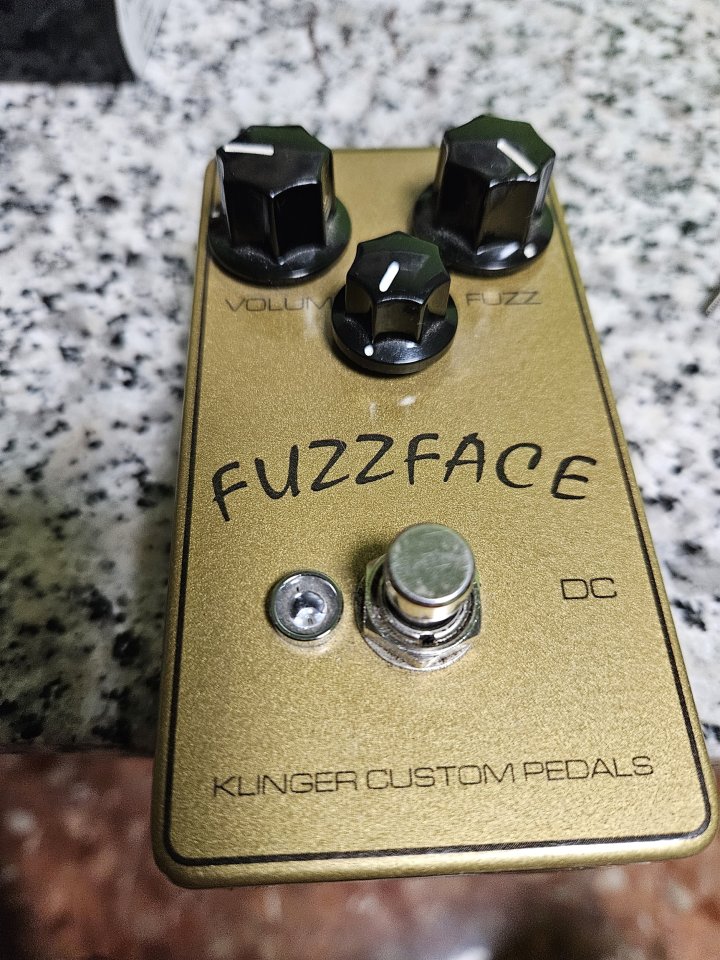 Fuzz Face Klinger con 2xOC44 de segunda mano · Foto 2 de 4 · Valencia · 150 €