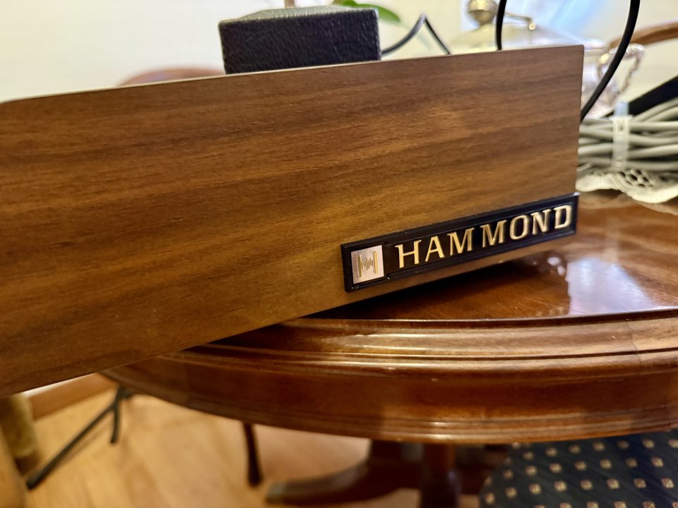 Caja de ritmo HAMMOND Auto-Vario 64