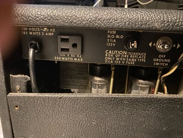 GRAN OPORTUNIDAD - Amplificador Fender modelo 75, original de 1980 + JBL K120 de segunda mano · Foto 4 de 4 · Madrid · 590 €