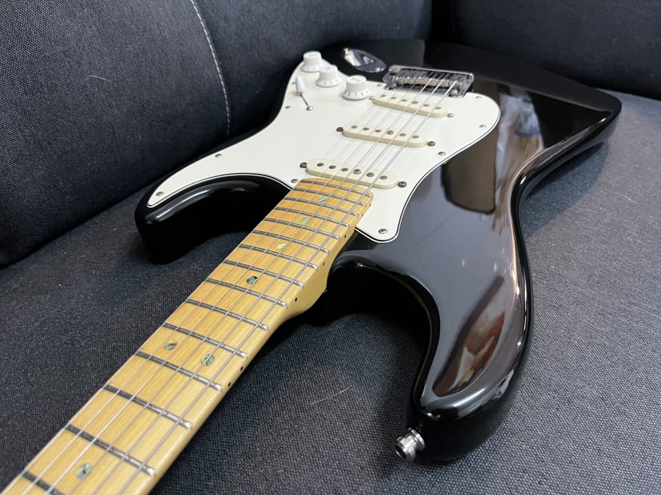 Fender Stratocaster Deluxe 50th Montego Black