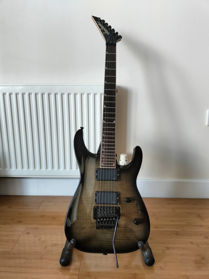 Jackson DKMG Dinky 2004 MIJ EMG 81/85 + estuche