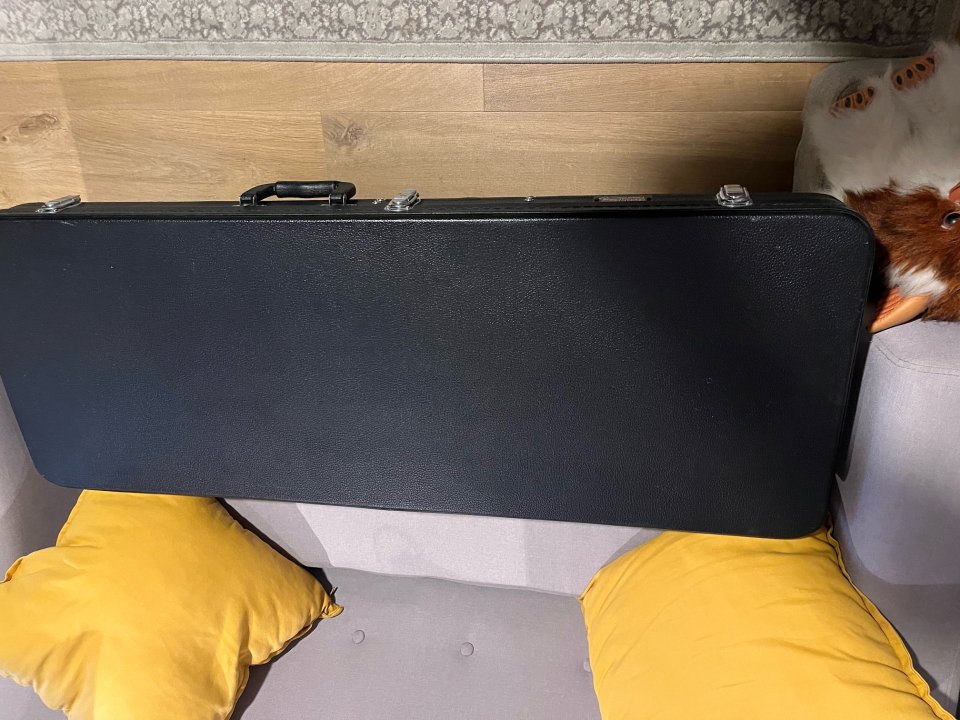 Maleta de guitarra gator de segunda mano · Foto 6 de 9 · Valencia · 70 €