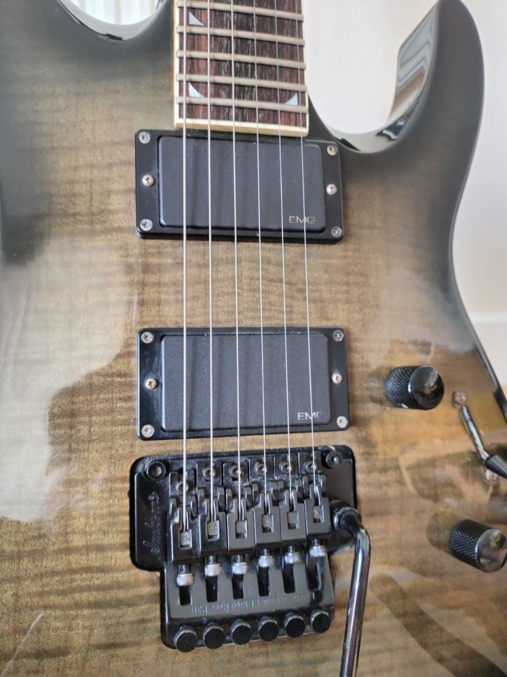 Jackson DKMG Dinky 2004 MIJ EMG 81/85 + estuche