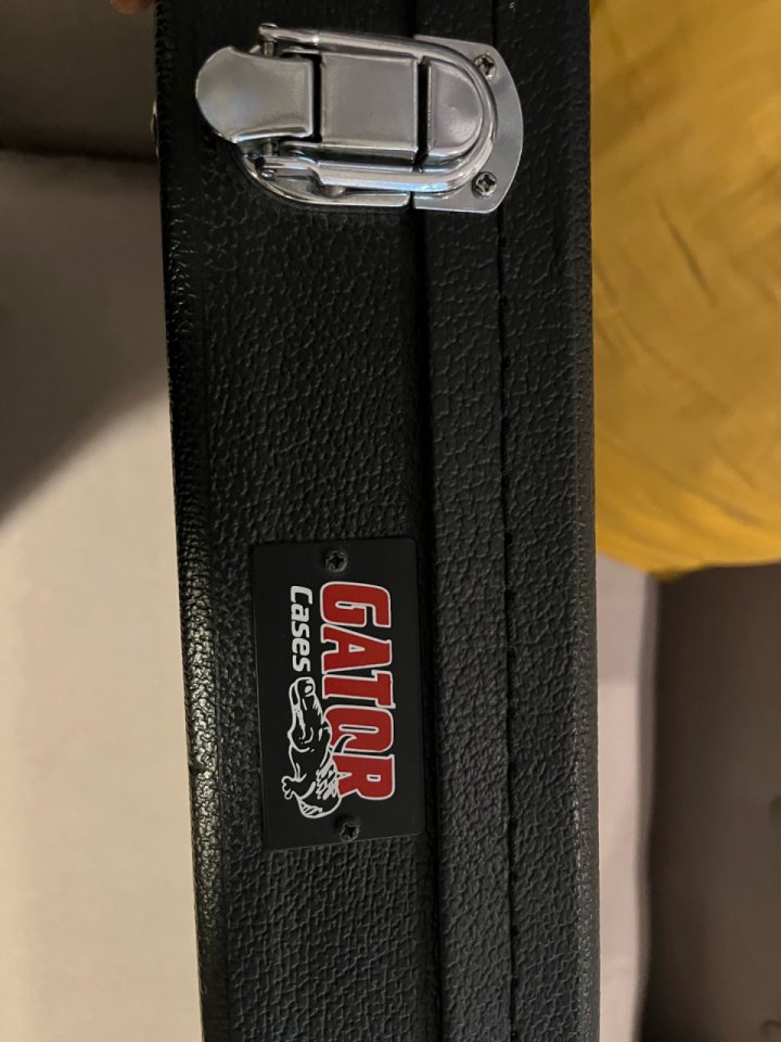 Maleta de guitarra gator de segunda mano · Foto 9 de 9 · Valencia · 70 €