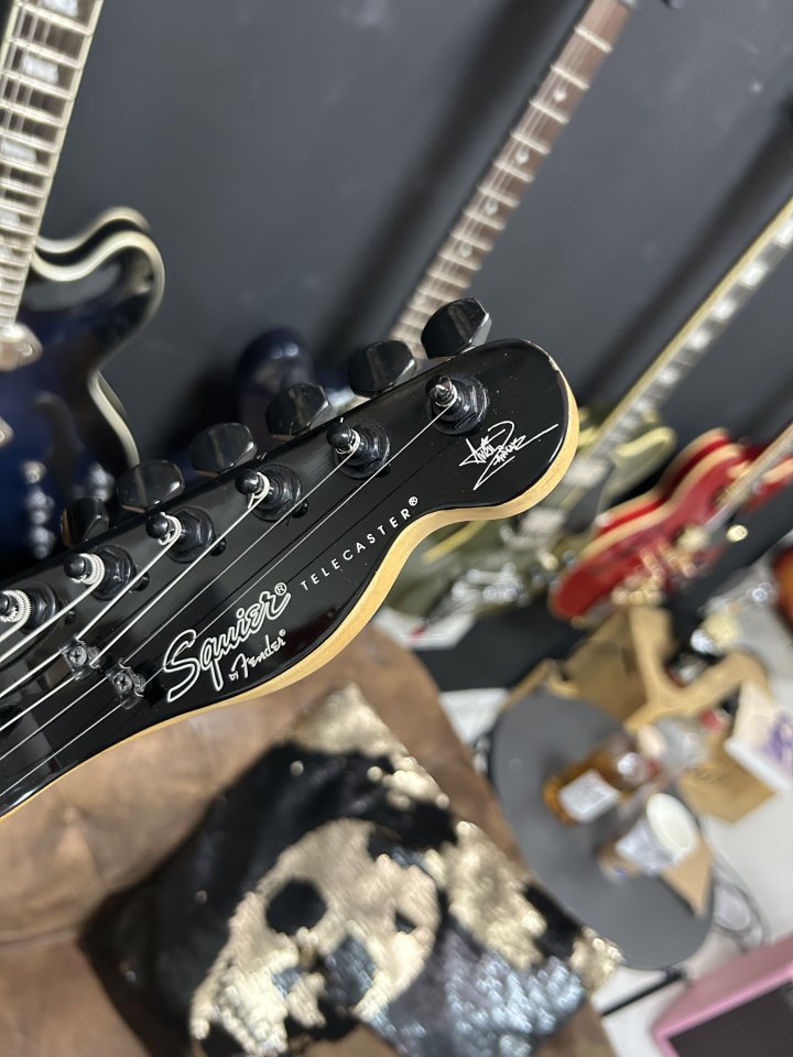 Squier Avril Lavigne