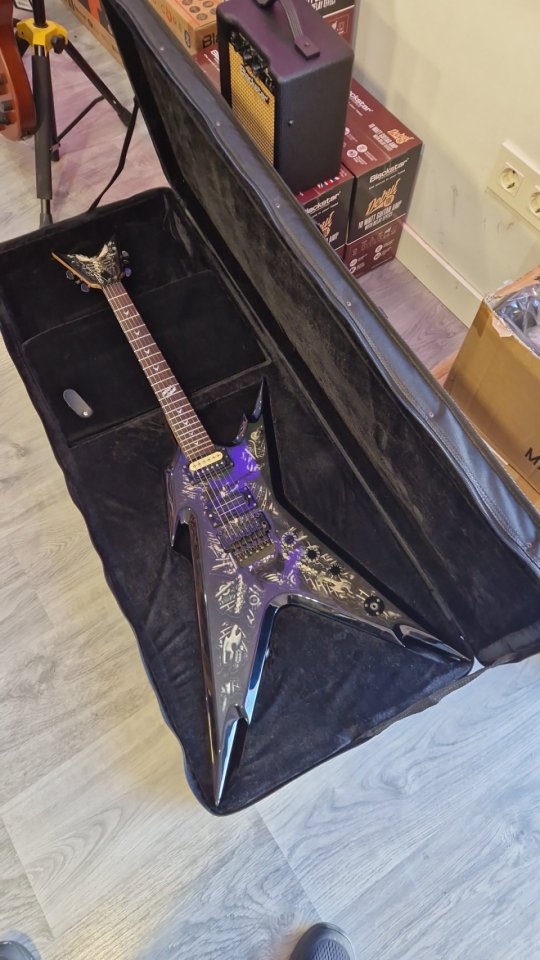 Dean Razorback de segunda mano · Foto 1 de 5 · Navarra · 500 €