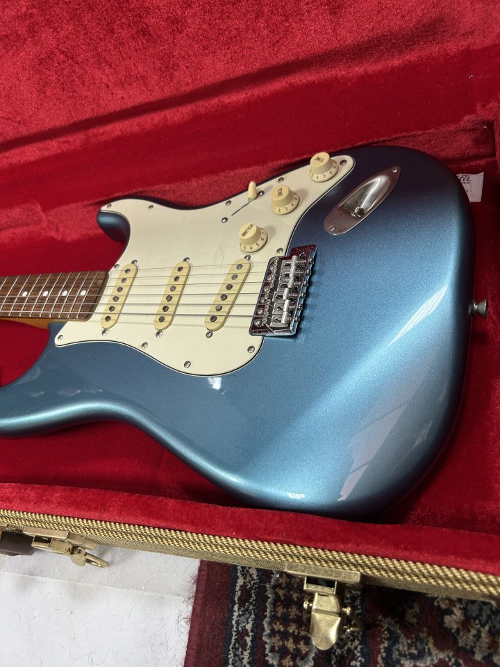Squier Classic vibe Limited Pearl blue