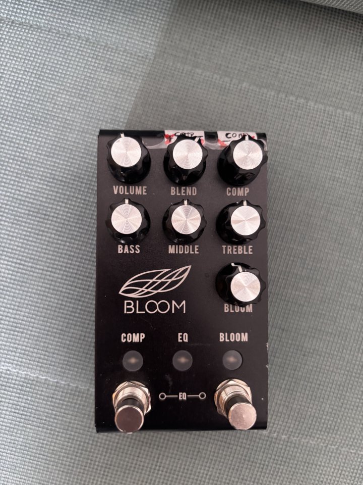 Pedal Compresor / Boost / EQ Jackson Audio BLOOM MIDI BLACK