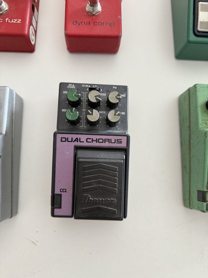 Pedales clásicos y coleccionables. Los precios son orientativos