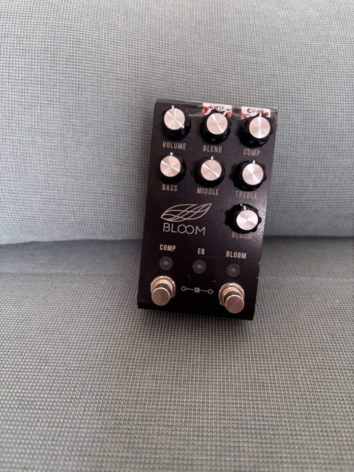 Pedal Compresor / Boost / EQ Jackson Audio BLOOM MIDI BLACK