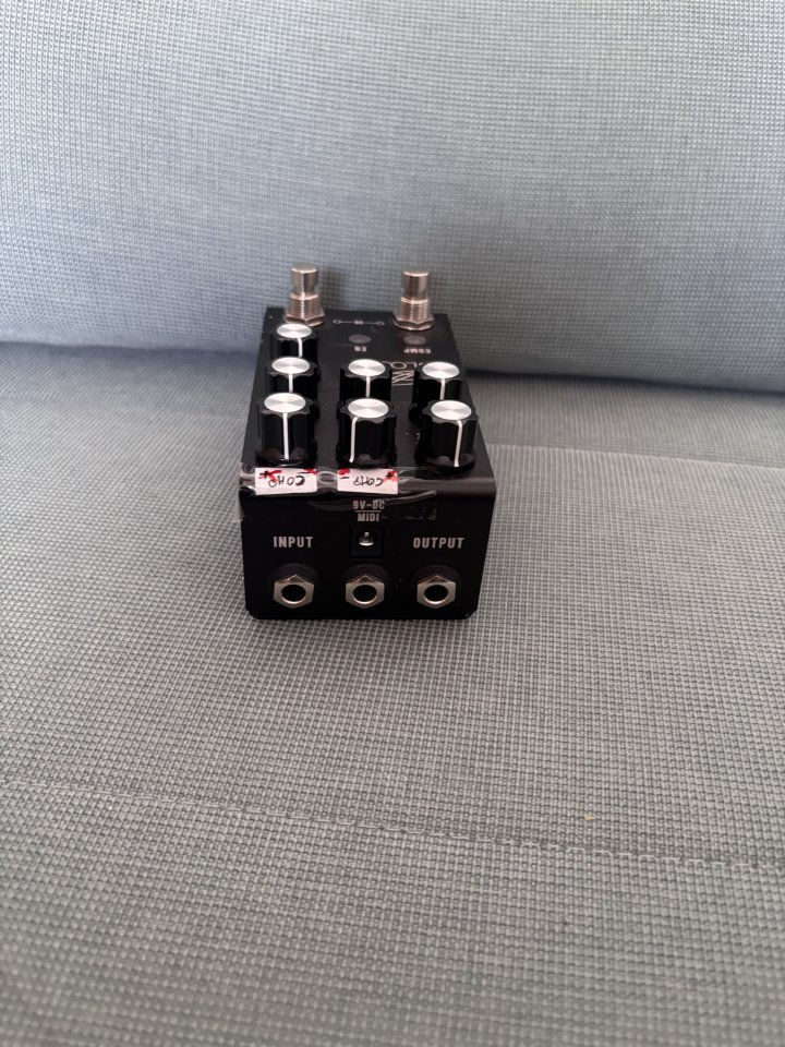 Pedal Compresor / Boost / EQ Jackson Audio BLOOM MIDI BLACK