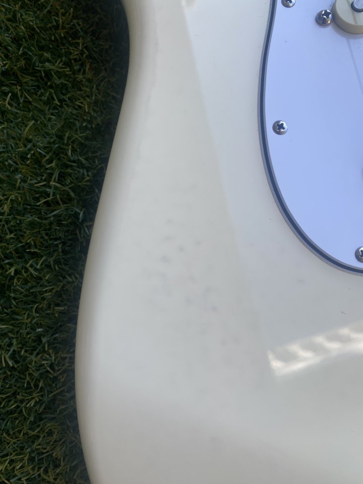 Fender Strato FSR 60’ pala invertida Cambio por acústica de segunda mano · Foto 6 de 9 · Madrid · 600 €