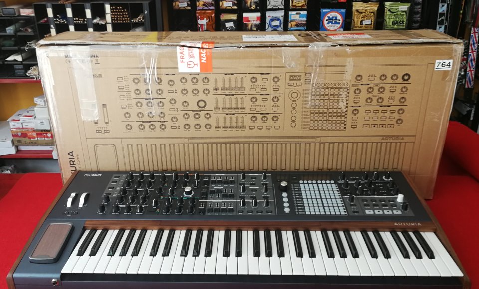 Arturia PolyBrute de segunda mano · Foto 1 de 10 · Girona · 1390 €