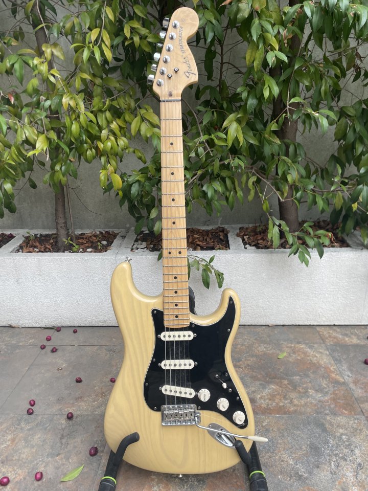2012 Fender FSR American Special Stratocaster - Vintage Blonde - Ash Grey de segunda mano · Foto 1 de 9 · Pontevedra · 1500 €