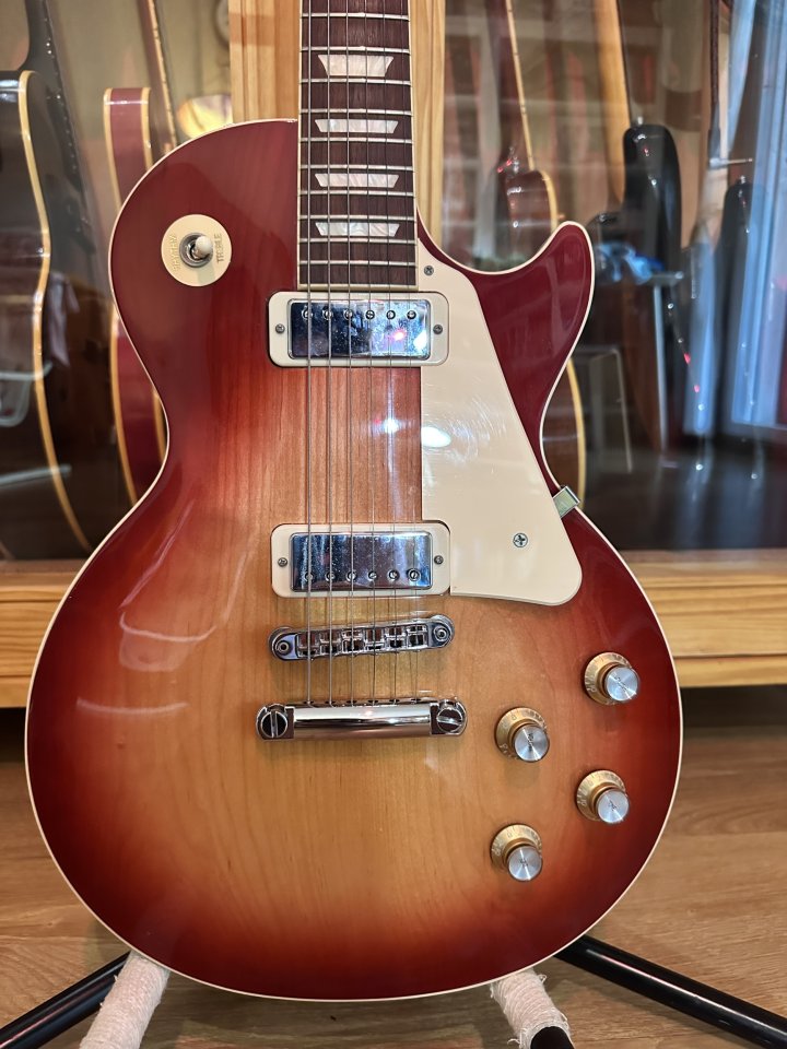 Gibson Les Paul Deluxe 2021 de segunda mano · Foto 2 de 4 · Cádiz · 1850 €