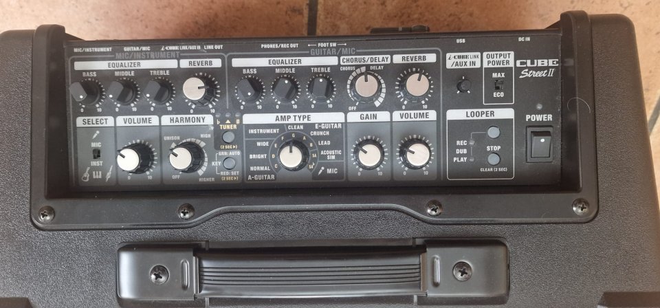 Amplificador BOSS CUBE STREET-2 de segunda mano · Foto 2 de 5 · Navarra · 300 €