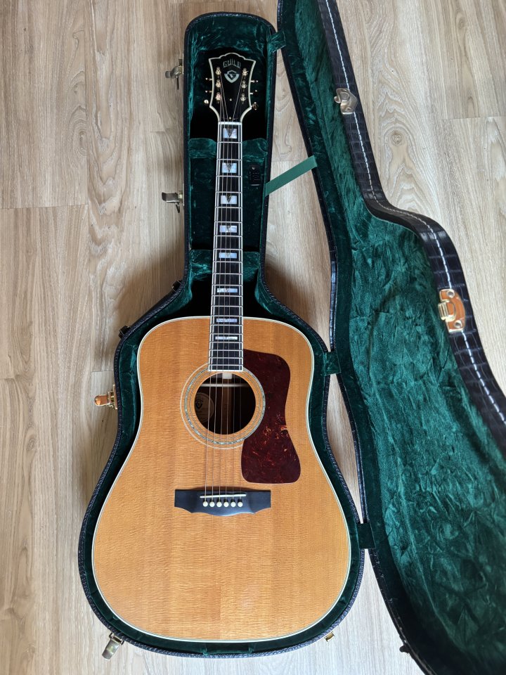 Guid D 55 Newhartford del 2013 de segunda mano · Foto 9 de 9 · Madrid · 3500 €