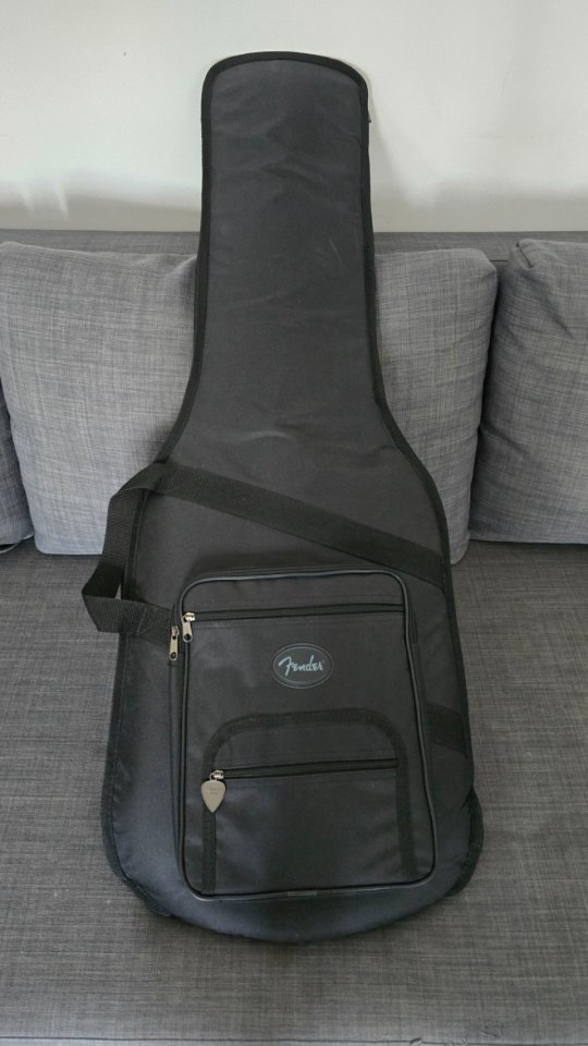 Fender Stratocaster LTD Vintera II Road Worn 60s Black de segunda mano · Foto 9 de 10 · Sevilla · 875 €