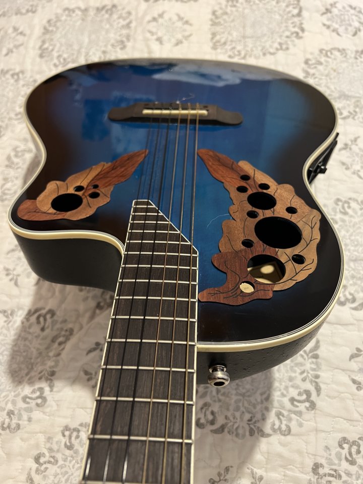 Guitarra Elctro-clásica (Nylon) y Bajo Ibáñez escala corta