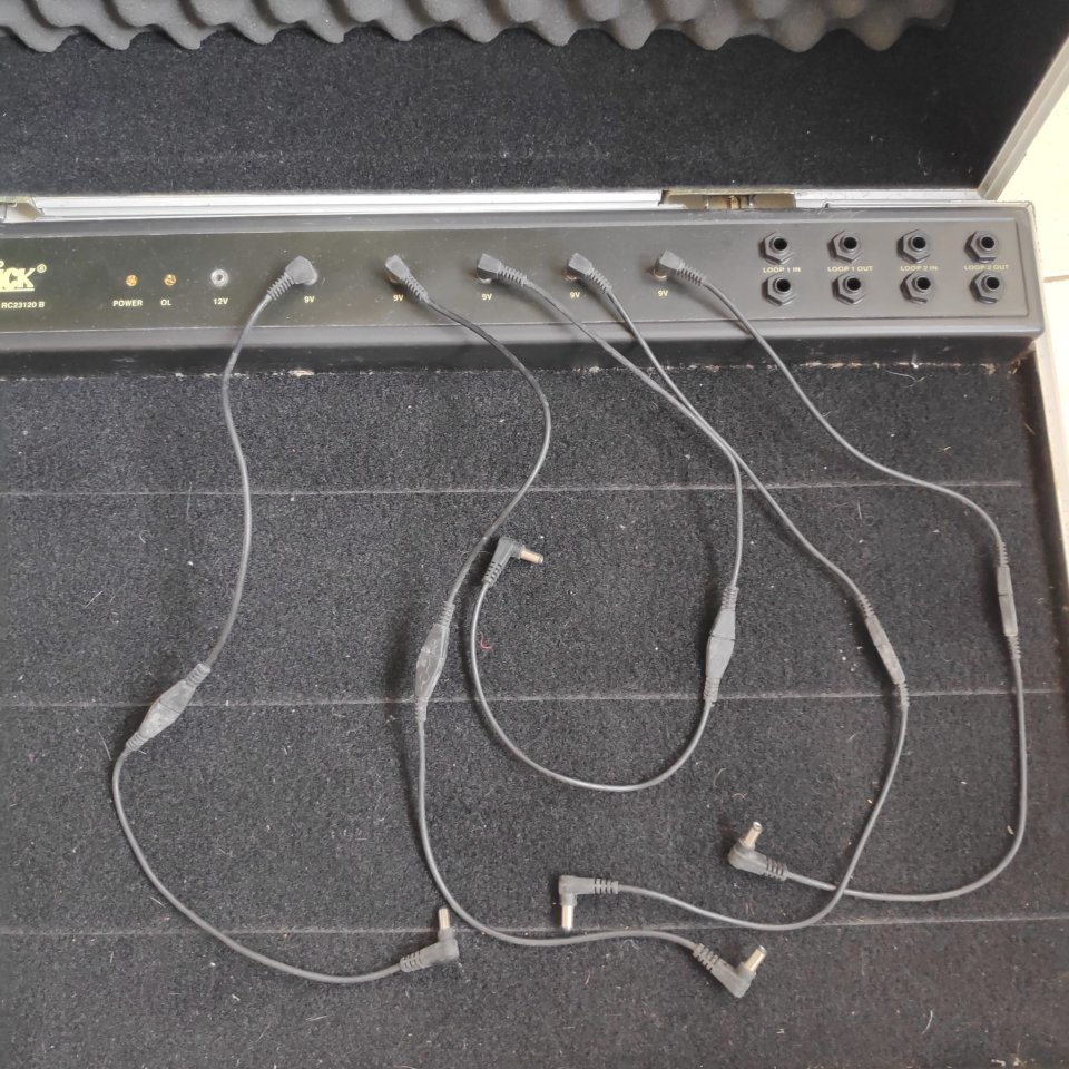 Pedalera Rockcase by Warwick Autoalimentada