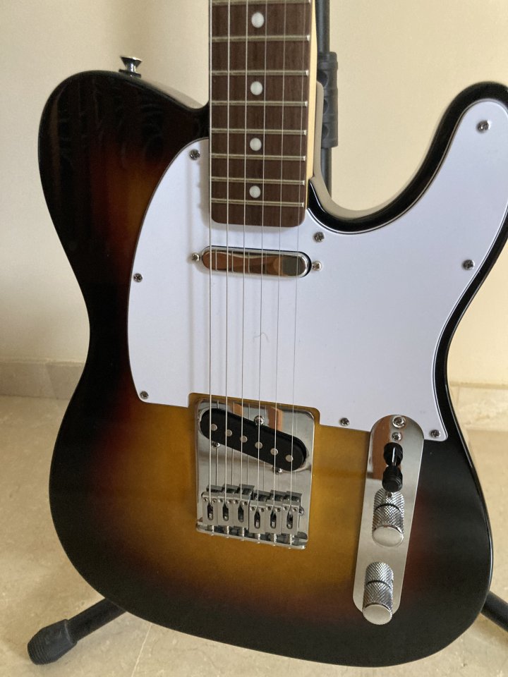 Fender telecaster standard de segunda mano · Foto 2 de 10 · Valencia · 330 €