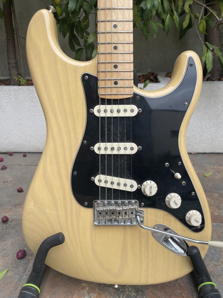 2012 Fender FSR American Special Stratocaster - Vintage Blonde - Ash Grey de segunda mano · Foto 2 de 9 · Pontevedra · 1500 €