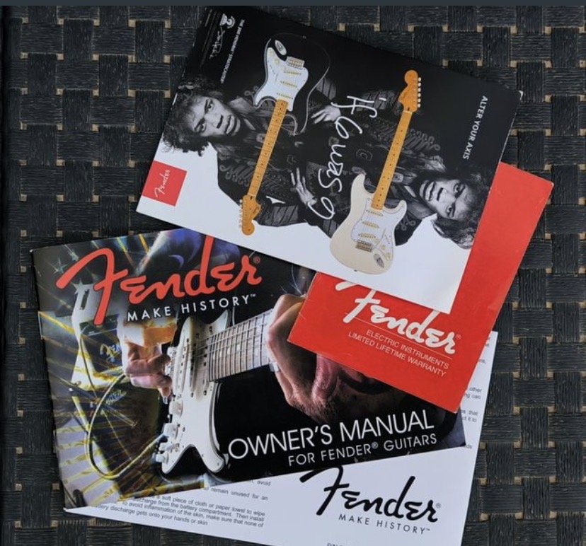 Fender Strato FSR 60’ pala invertida Cambio por acústica de segunda mano · Foto 9 de 9 · Madrid · 600 €