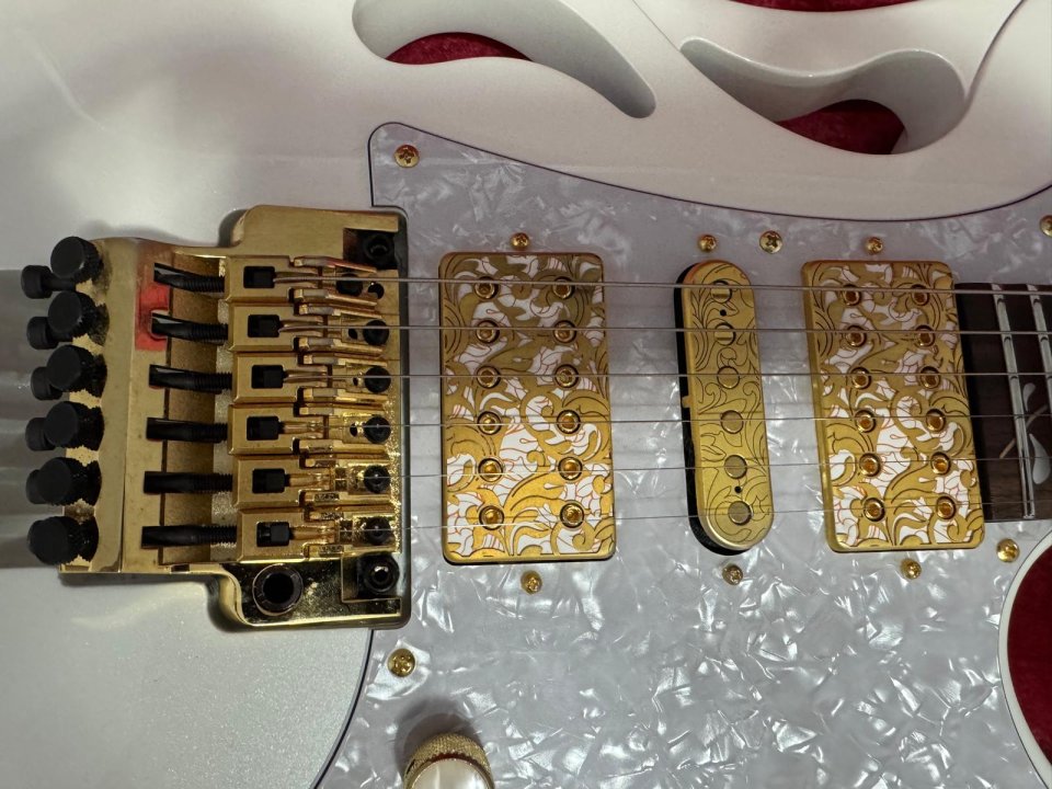 Ibanez PIA 3761-SLW Steve Vai - Solo Venta, NO Cambios de segunda mano · Foto 4 de 10 · Madrid · 2500 €