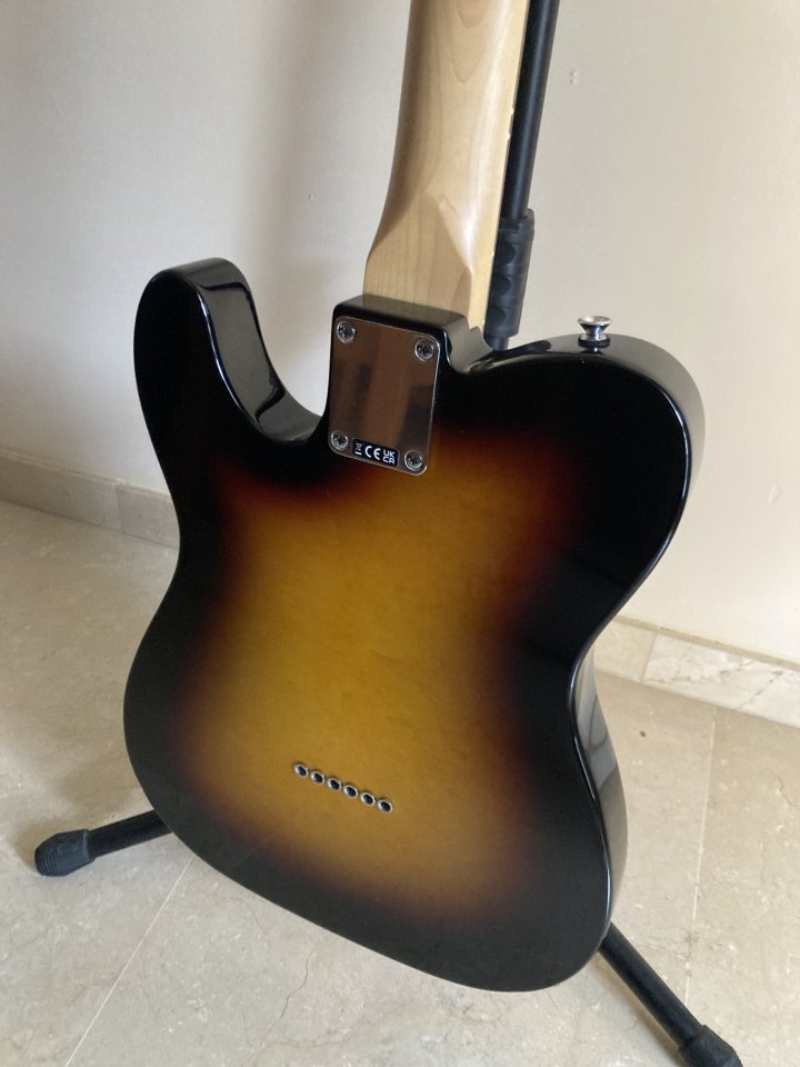Fender telecaster standard de segunda mano · Foto 4 de 10 · Valencia · 330 €