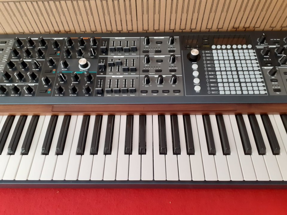 Arturia PolyBrute de segunda mano · Foto 4 de 10 · Girona · 1390 €