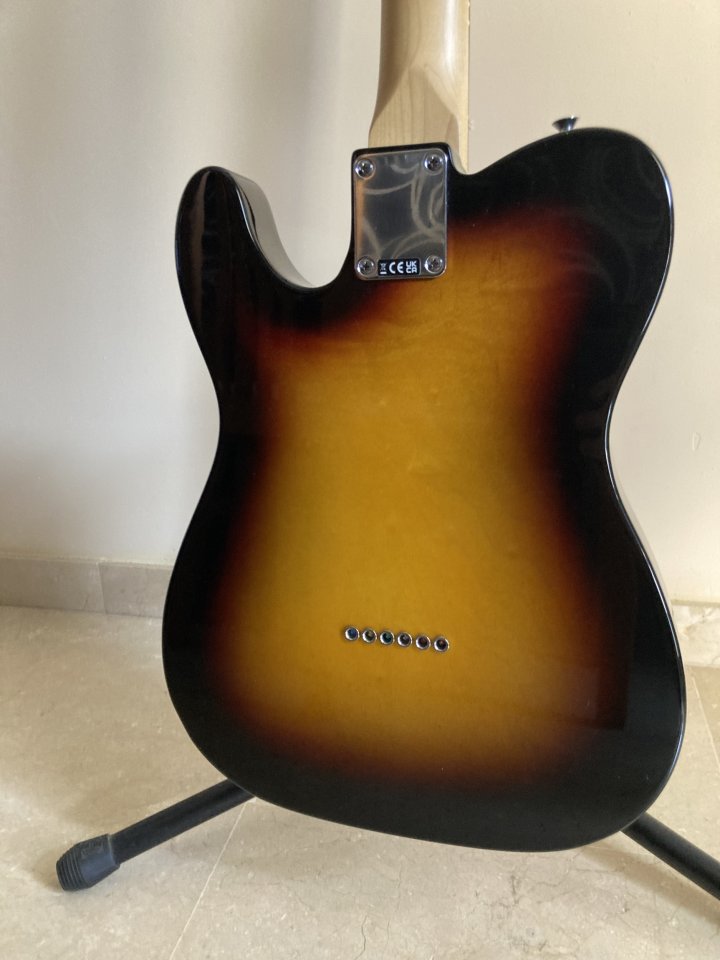 Fender telecaster standard de segunda mano · Foto 5 de 10 · Valencia · 330 €