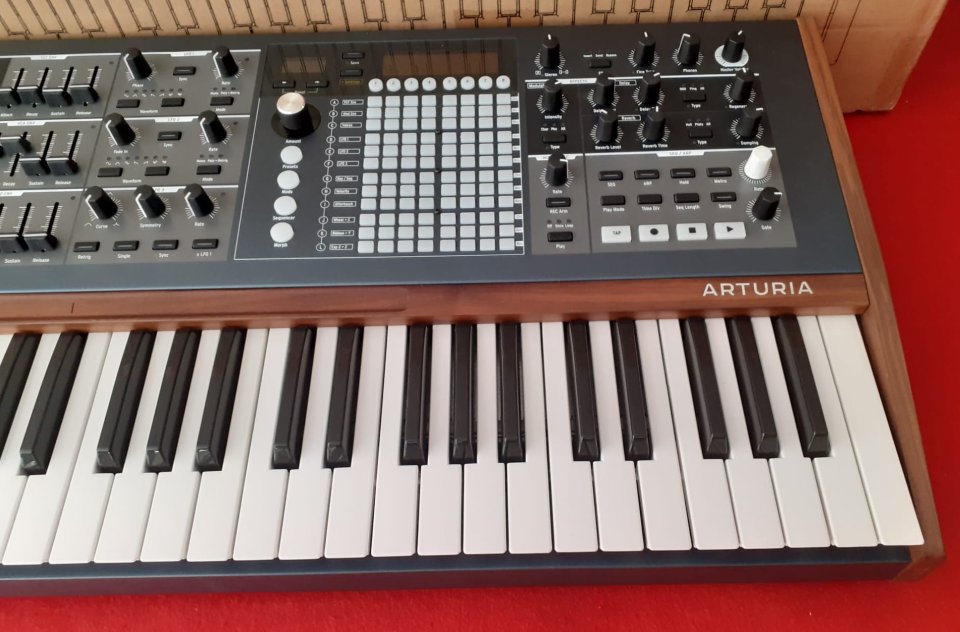 Arturia PolyBrute de segunda mano · Foto 5 de 10 · Girona · 1390 €