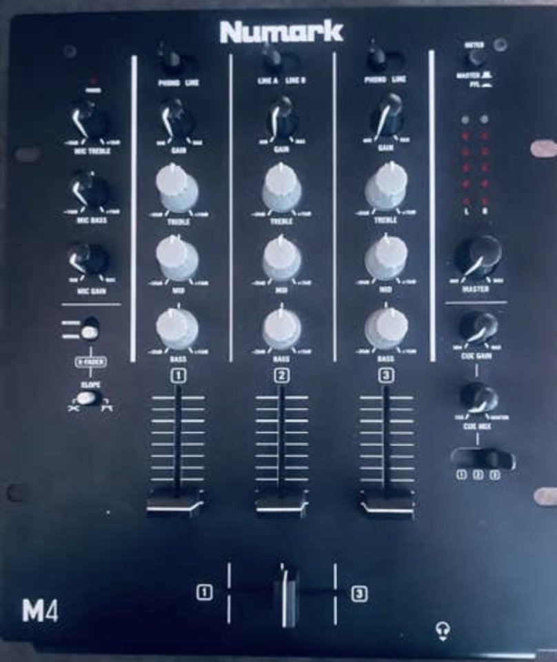 MIXER NUMARK M4 BLACK