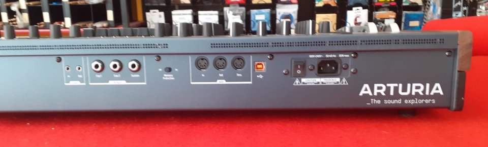 Arturia PolyBrute de segunda mano · Foto 6 de 10 · Girona · 1390 €