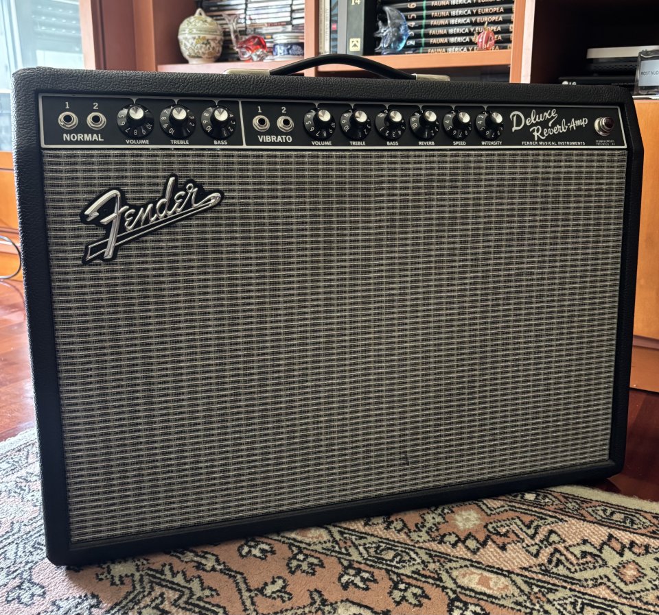 Fender Deluxe Reverb 65 + Flightcase de segunda mano · Foto 2 de 8 · Cantabria · 1500 €