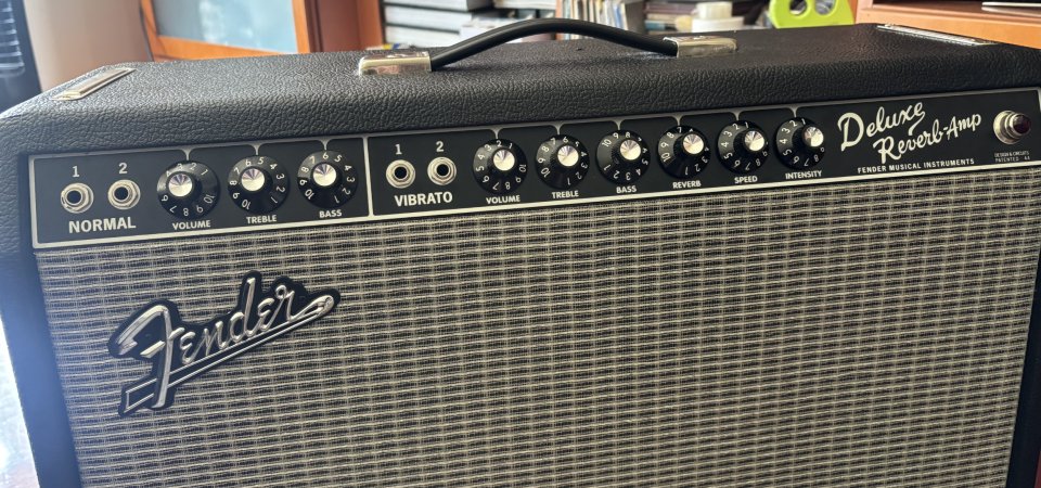 Fender Deluxe Reverb 65 + Flightcase de segunda mano · Foto 3 de 8 · Cantabria · 1500 €